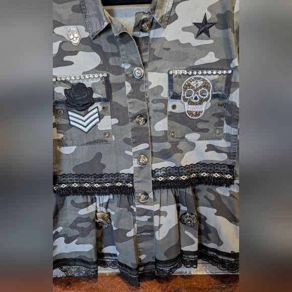 Upcycled Knox Rose Green/Gray Camo Jacket W Embellishments And Angel Wings - Picture 7 of 16